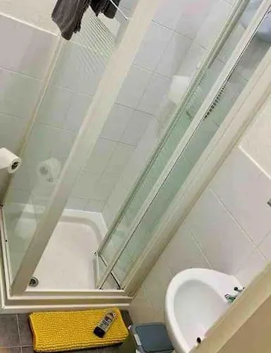 1studio Avenue House *