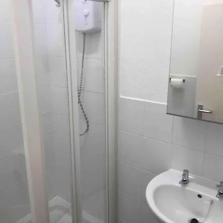 1studio Avenue House アパート