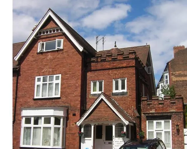 1studio Avenue House * Scarborough