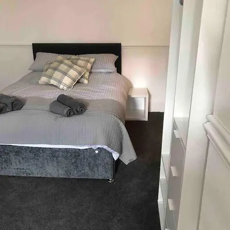 1studio Avenue House * Scarborough